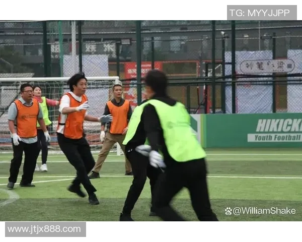 成都飞盘队实力引发热议球迷对其表现褒贬不一的背后原因分析MBA