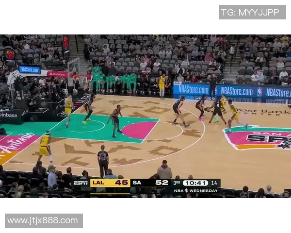 马刺与太阳激战正酣NBA赛场精彩瞬间回顾与分析